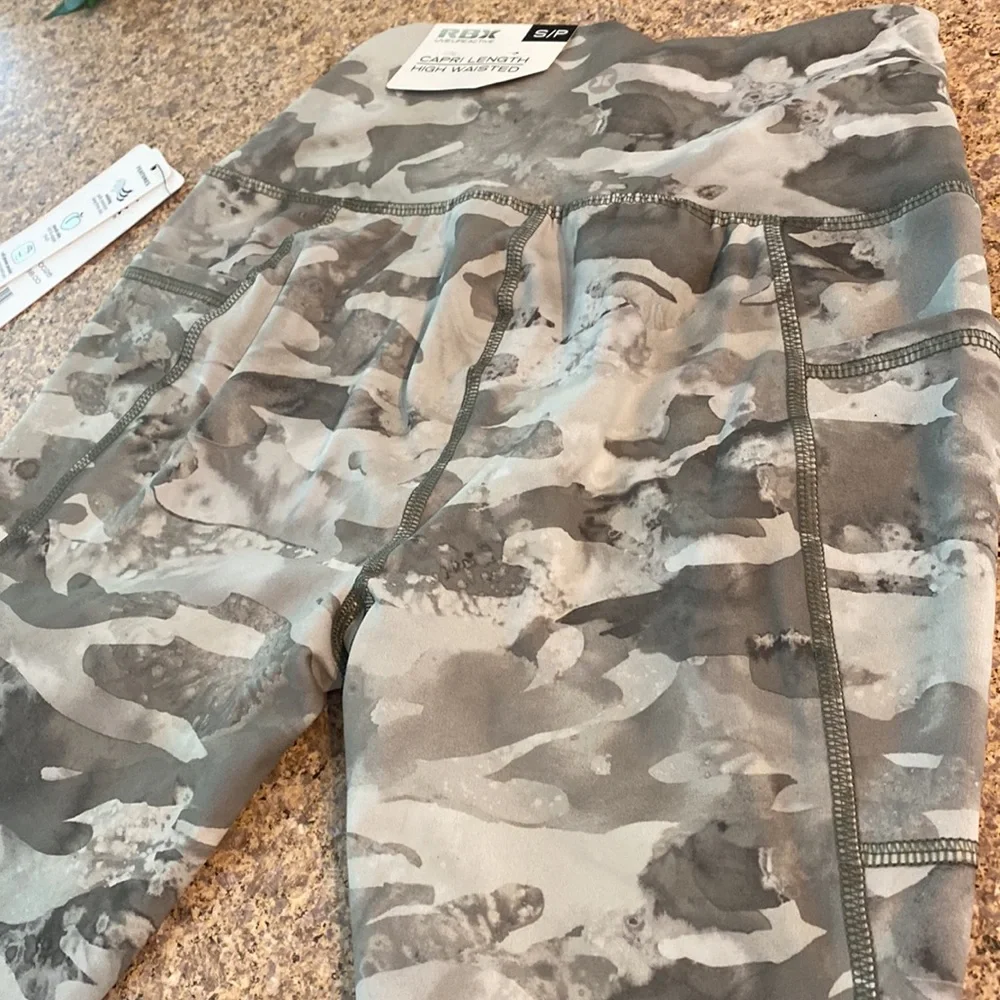 NWT RBX Capri Length Active Camo Legging High Waisted S/P